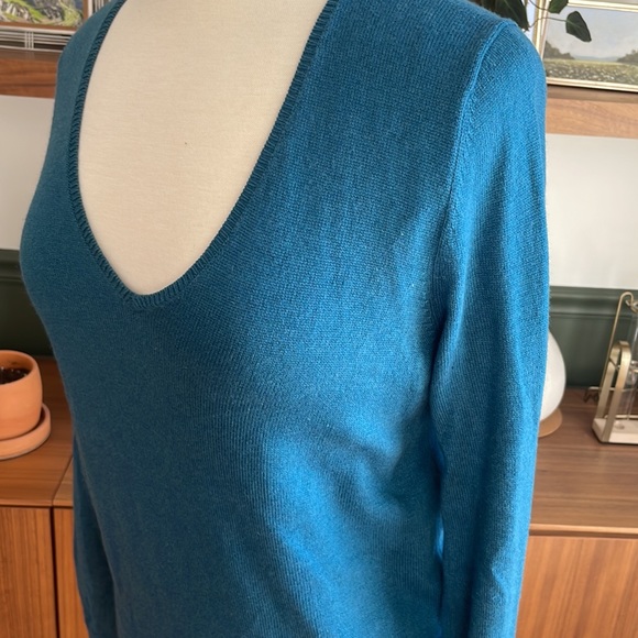 Express Deeign Studio Cashmere and Silk Sweater - Picture 3 of 5